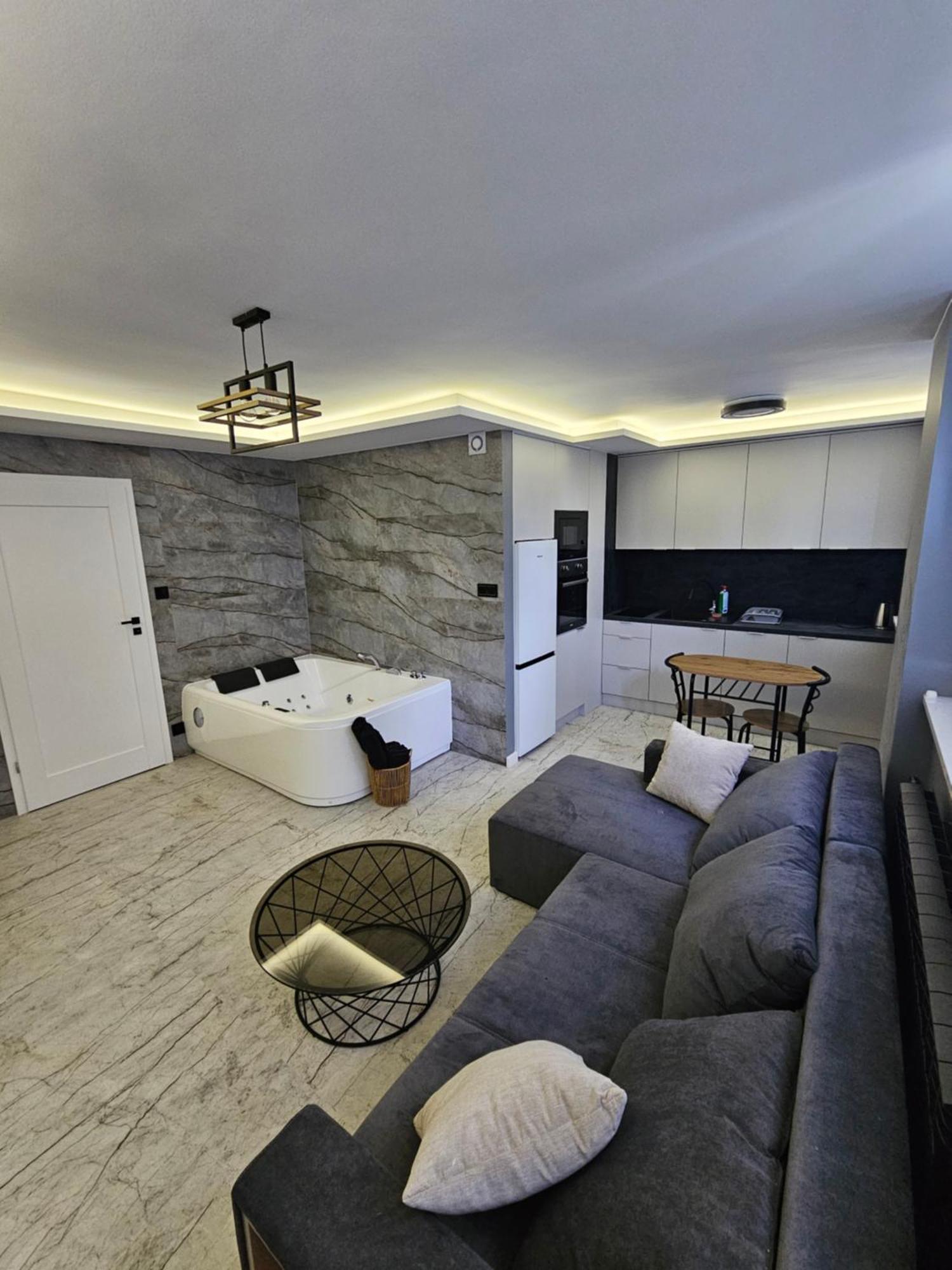 Apartament Z Jacuzzi Klimatyzacja Prywatny Parking Радом Экстерьер фото